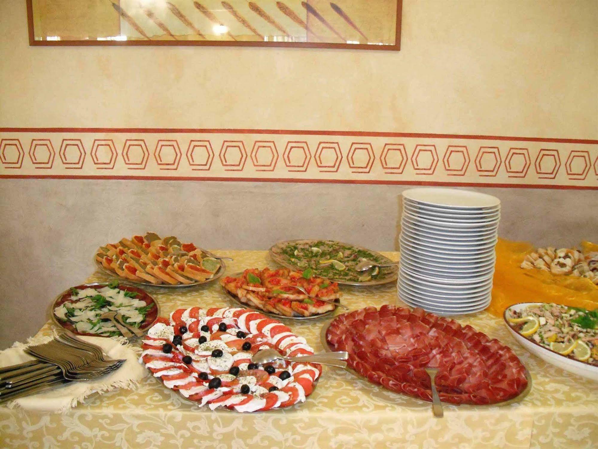 Hotel Tiziana Montepulciano Stazione Exterior foto