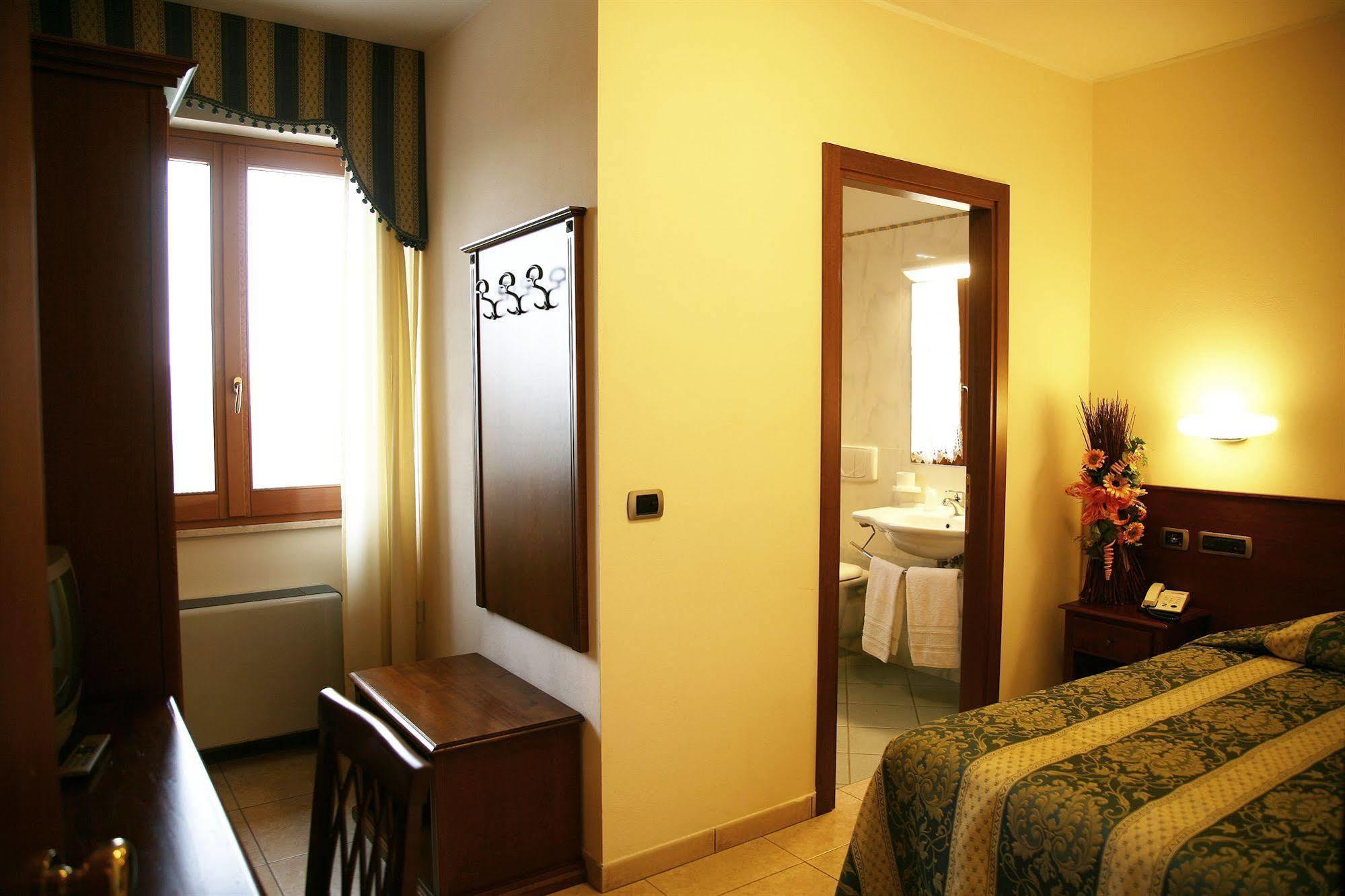 Hotel Tiziana Montepulciano Stazione Exterior foto